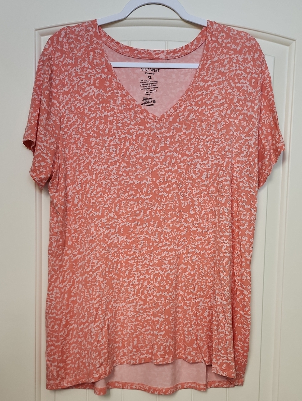 Nine West Coral V-Neck Short Sleeve Tee with White Print
